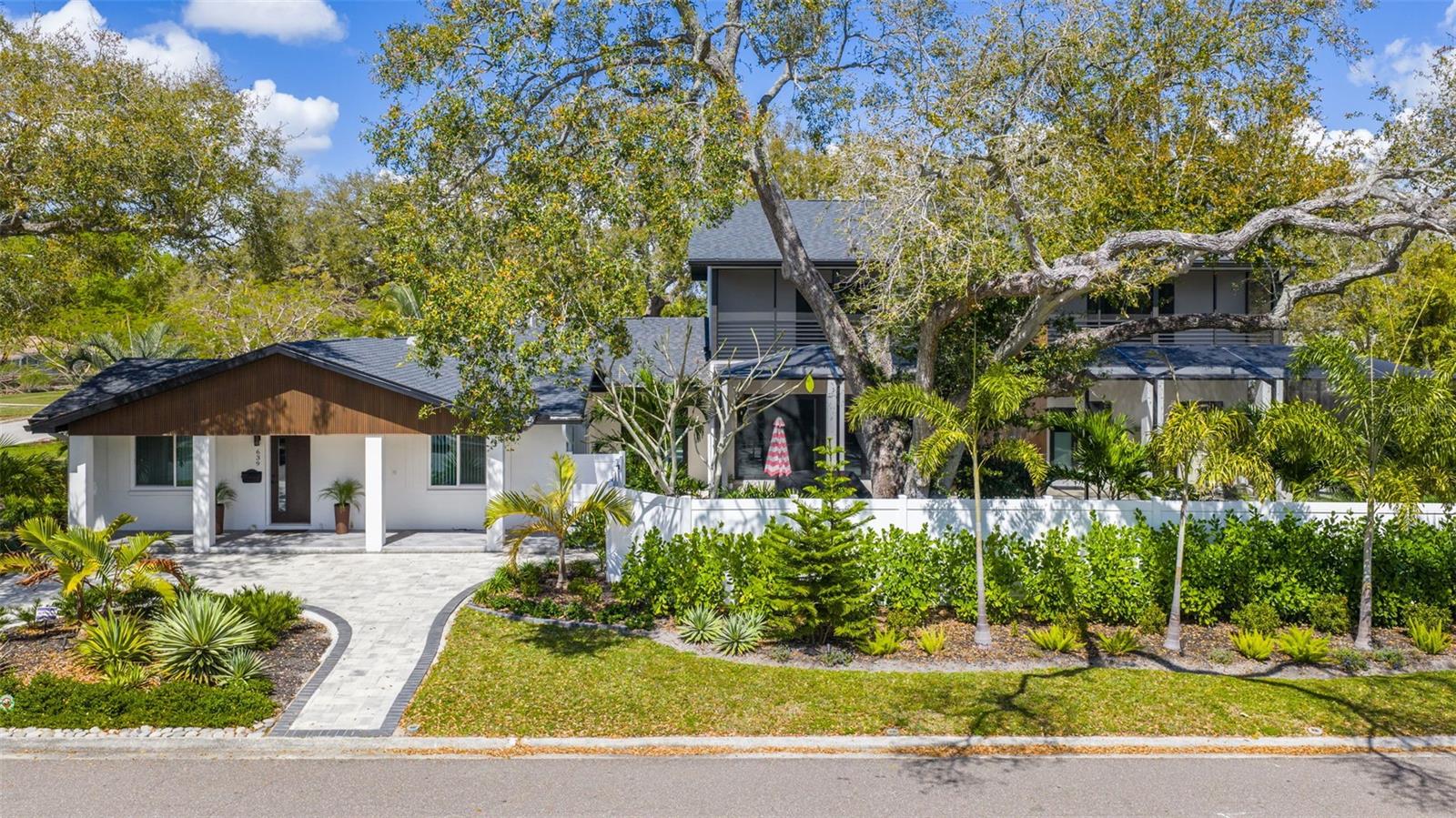 639 43rd, St Petersburg, FL 33703