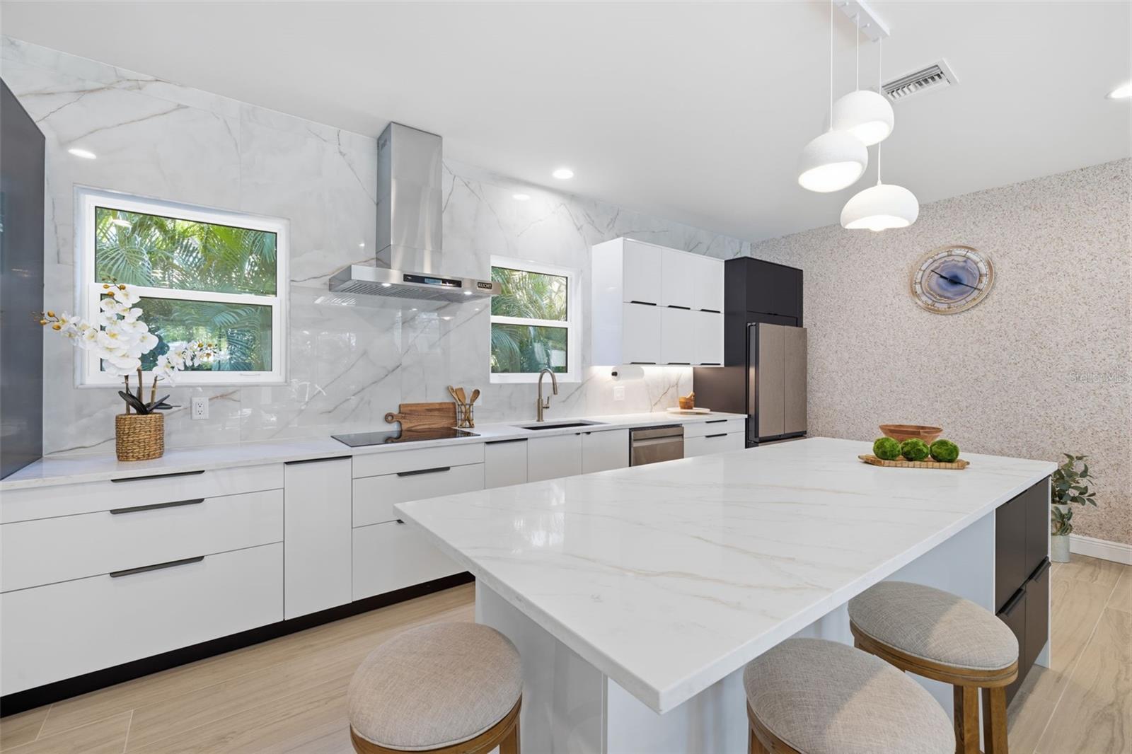 639 43rd, St Petersburg, FL 33703