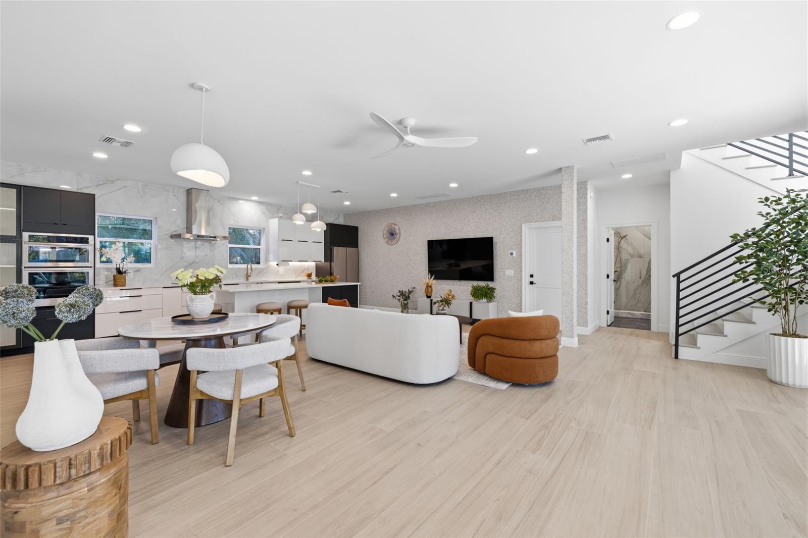 639 43rd, St Petersburg, FL 33703