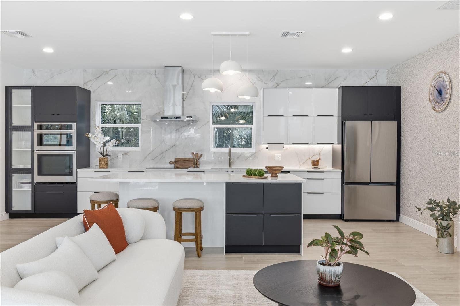 639 43rd, St Petersburg, FL 33703
