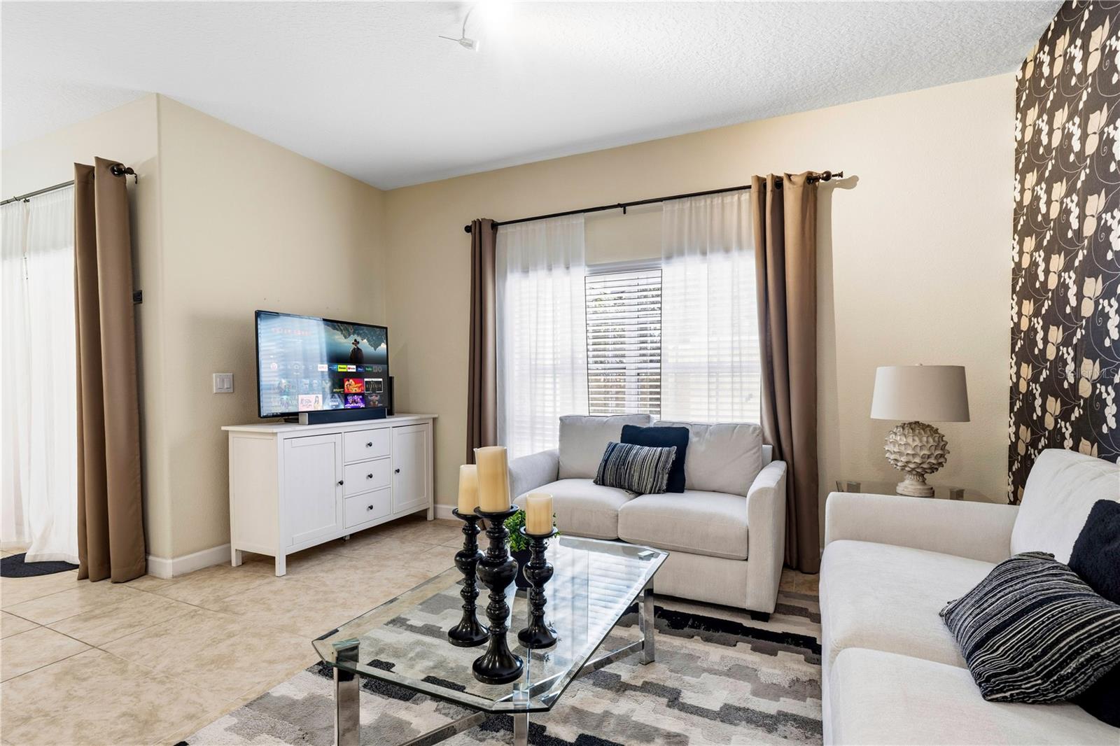 2975 Banana Palm Dr, Kissimmee, FL 34747