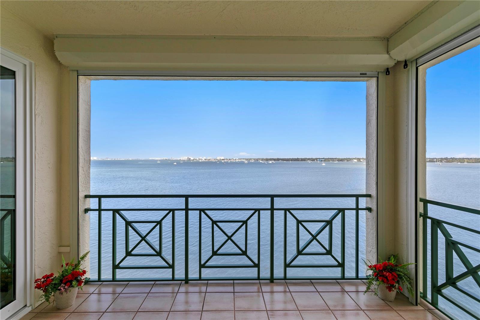 4717 Dolphin Cay Unit 507, St Petersburg, FL 33711
