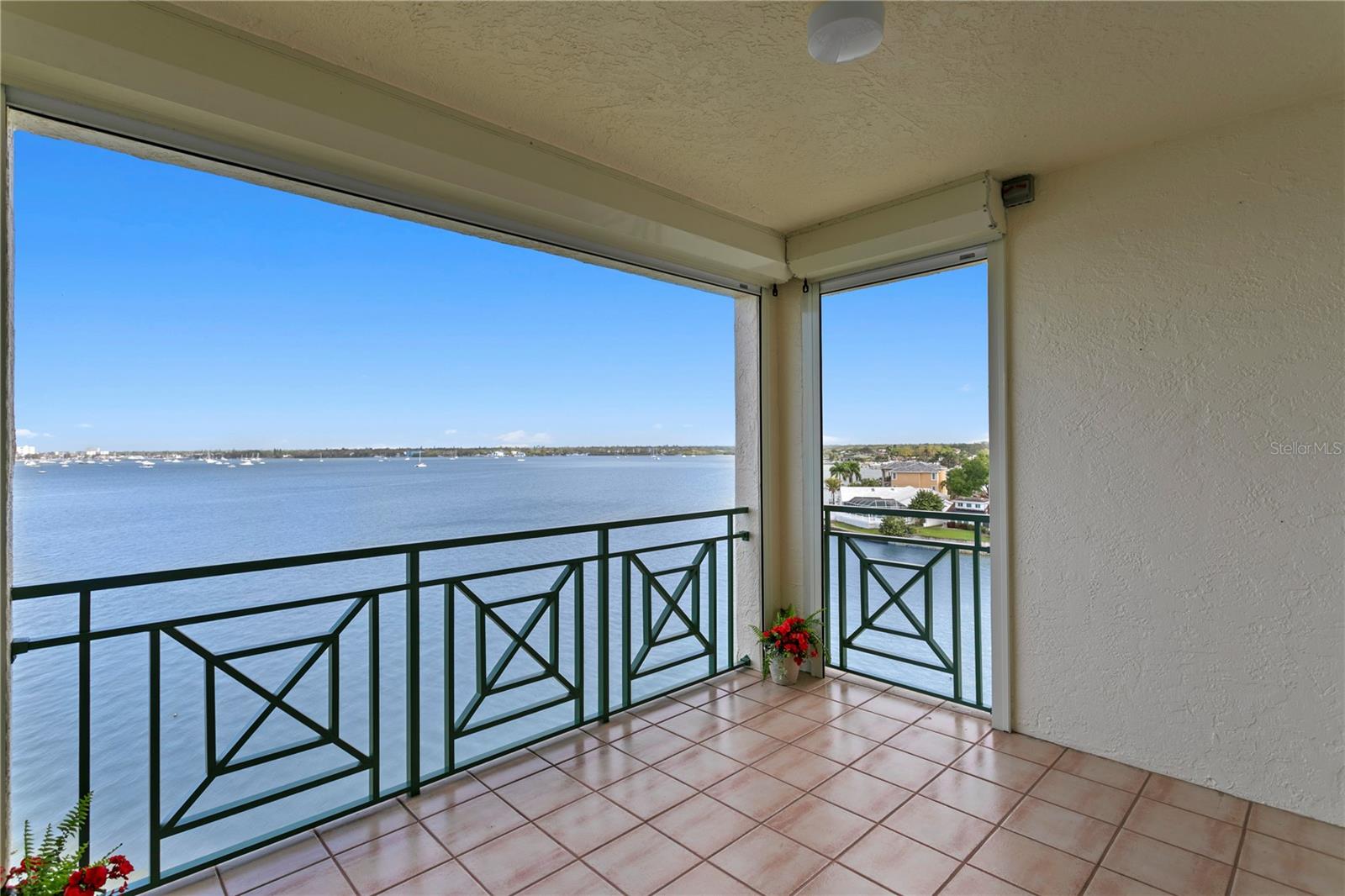 4717 Dolphin Cay Unit 507, St Petersburg, FL 33711