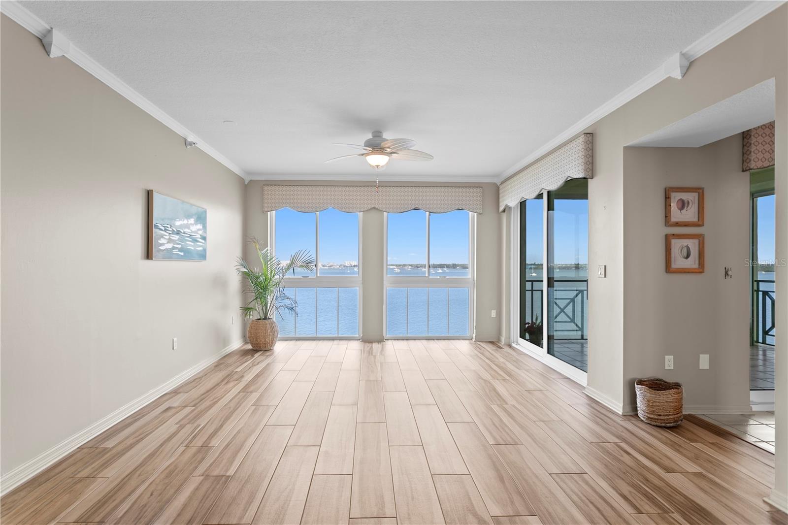 4717 Dolphin Cay Unit 507, St Petersburg, FL 33711