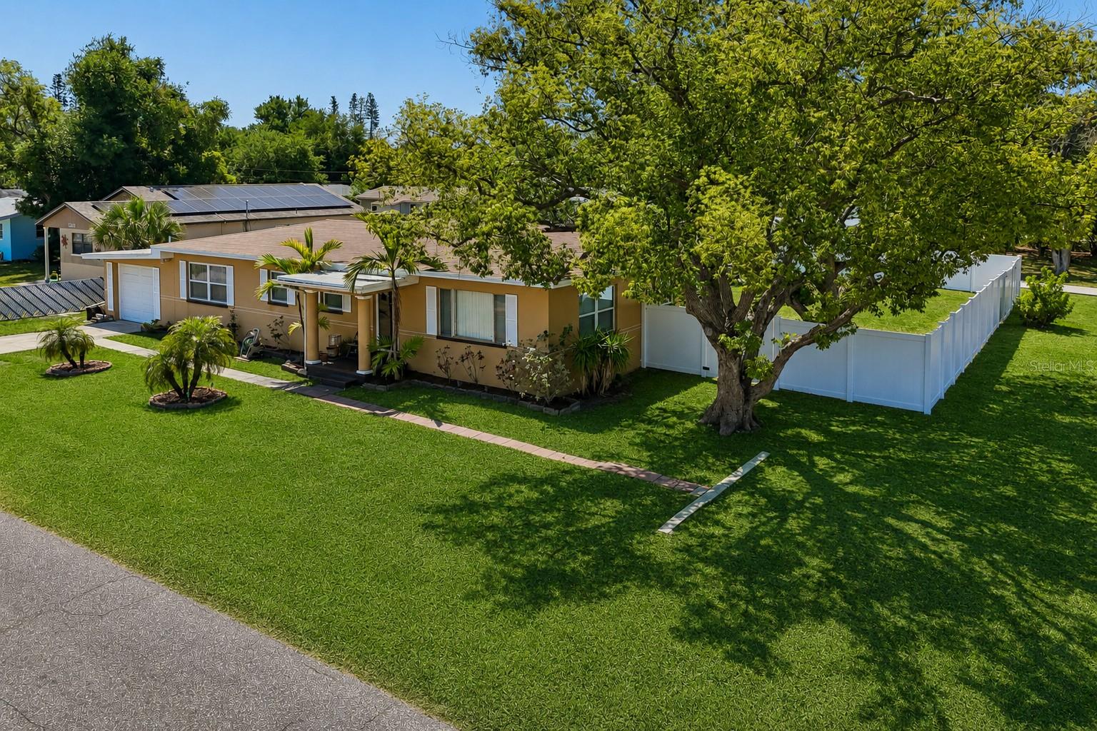 5230 11th, Gulfport, FL 33707