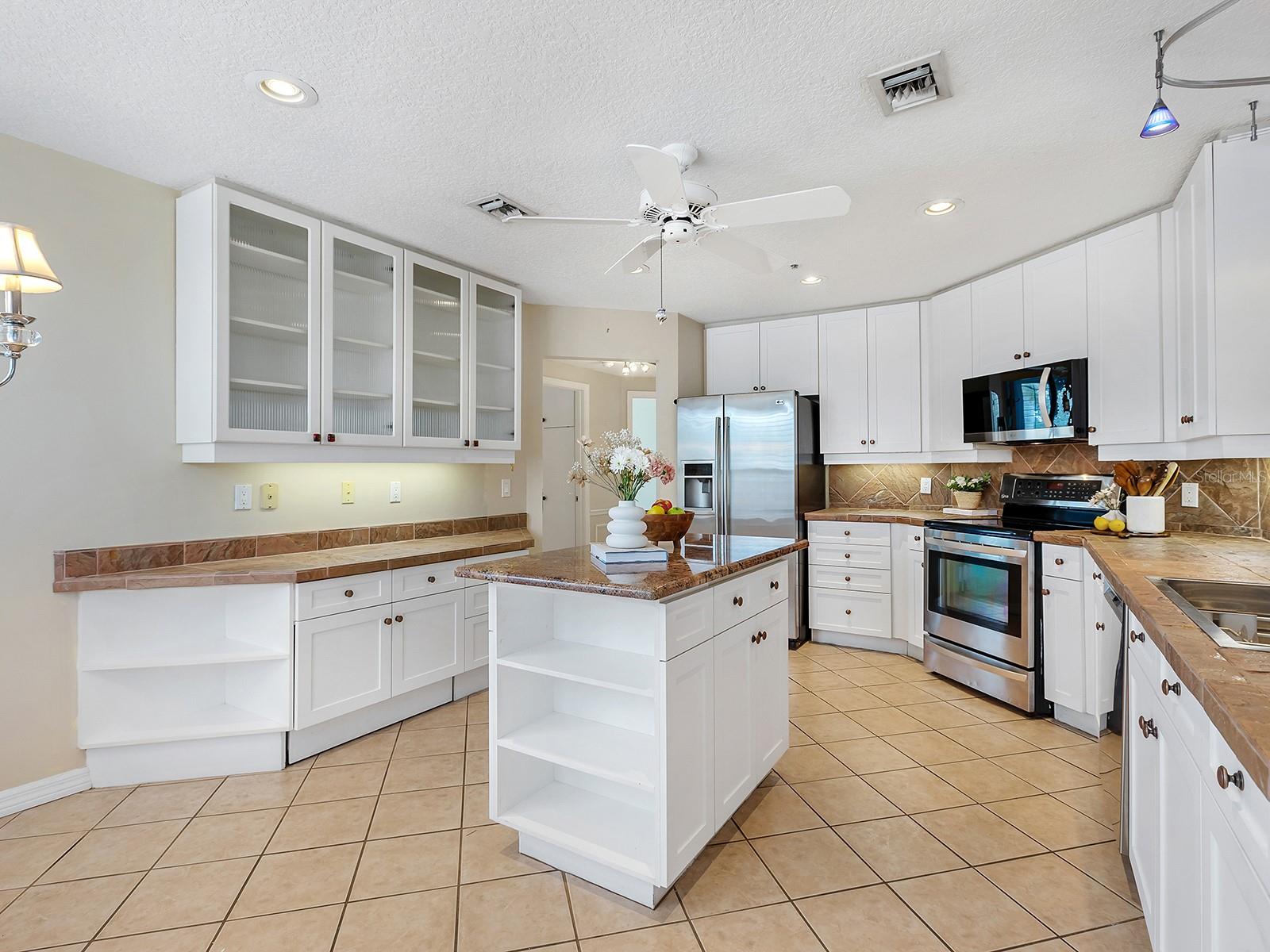 5420 Eagles Point Unit 106, Sarasota, FL 34231