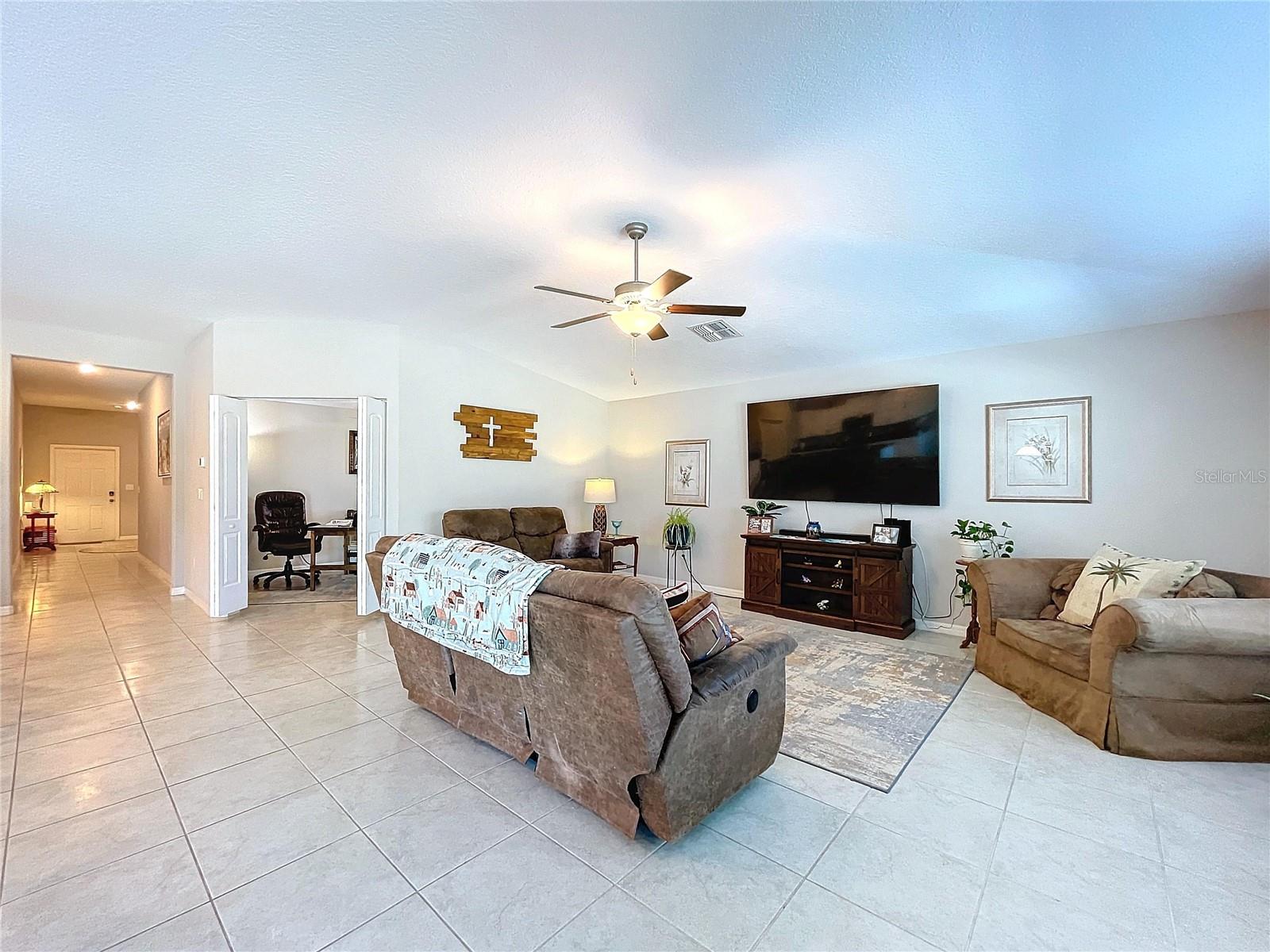 197 Rain Berry, Ruskin, FL 33570
