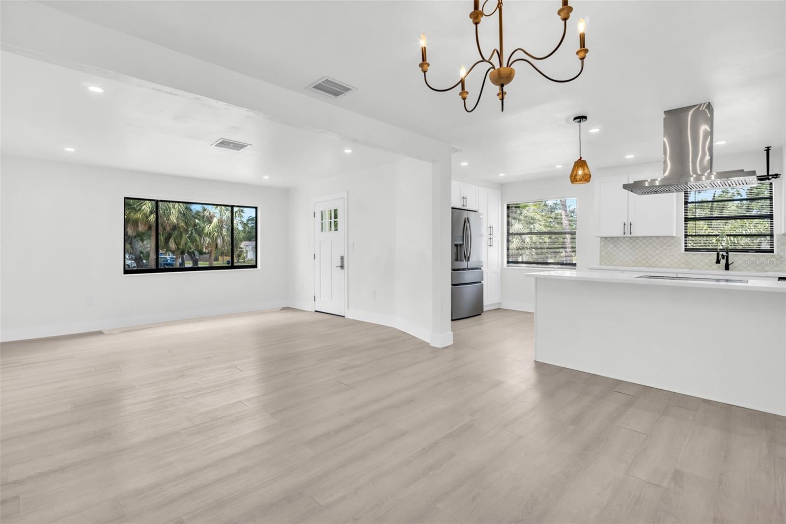 4000 Grove, St Petersburg, FL 33705