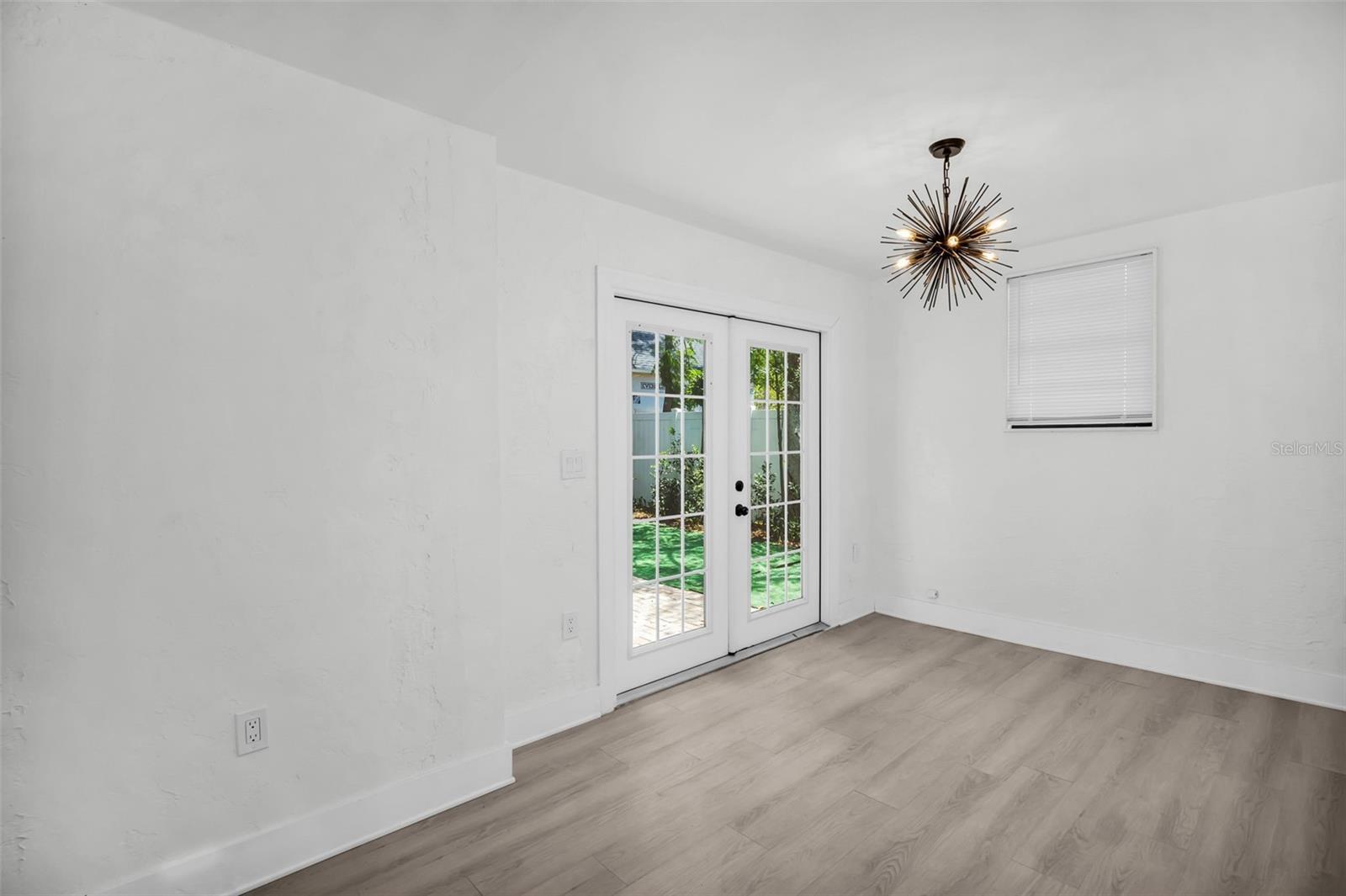 4000 Grove, St Petersburg, FL 33705