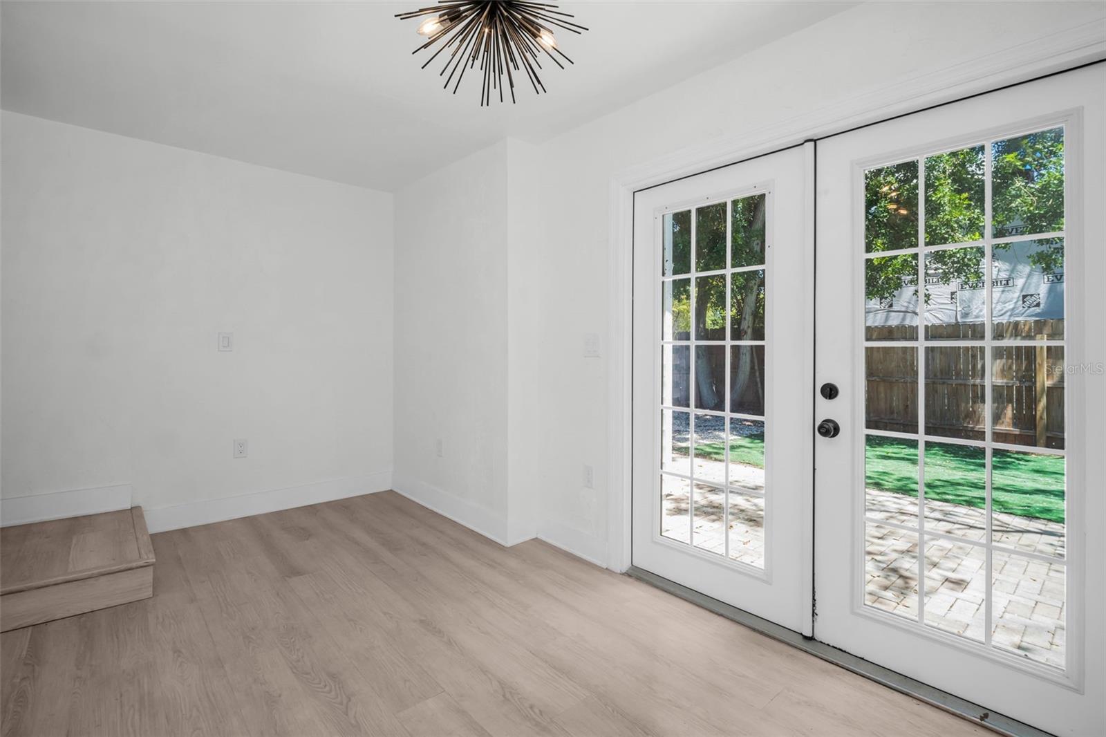 4000 Grove, St Petersburg, FL 33705