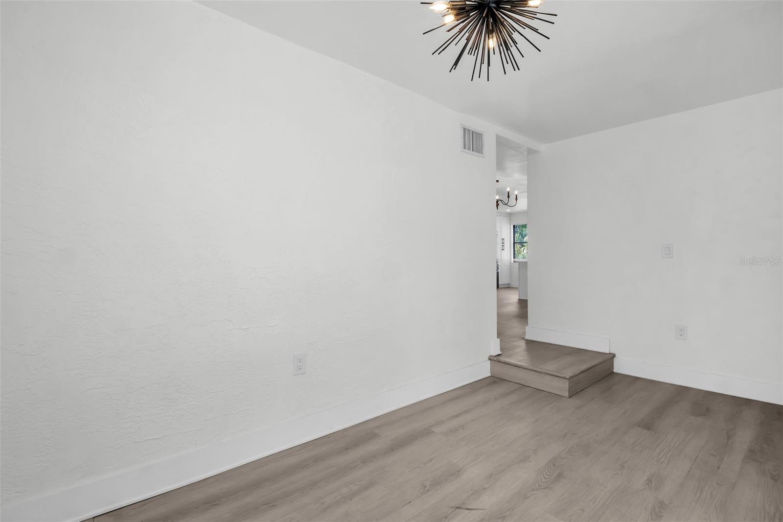 4000 Grove, St Petersburg, FL 33705