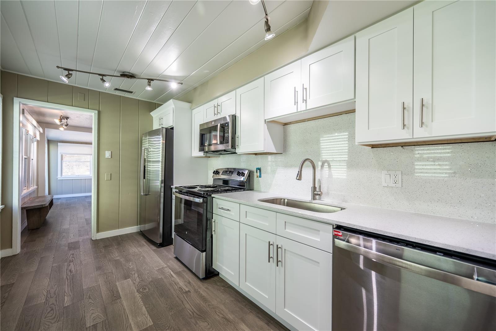 115 124th, Treasure Island, FL 33706