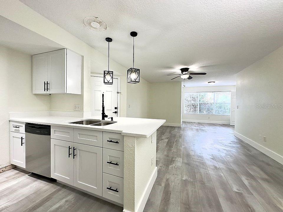 5140 Conroy Unit 27, Orlando, FL 32811
