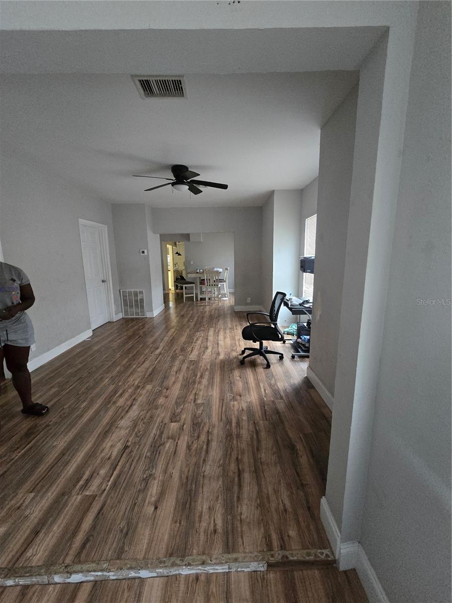 421 1st, Orlando, FL 32824