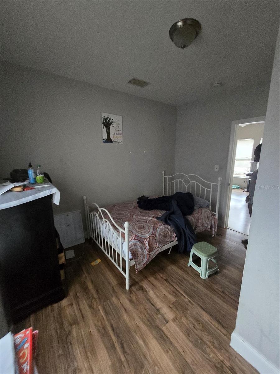 421 1st, Orlando, FL 32824