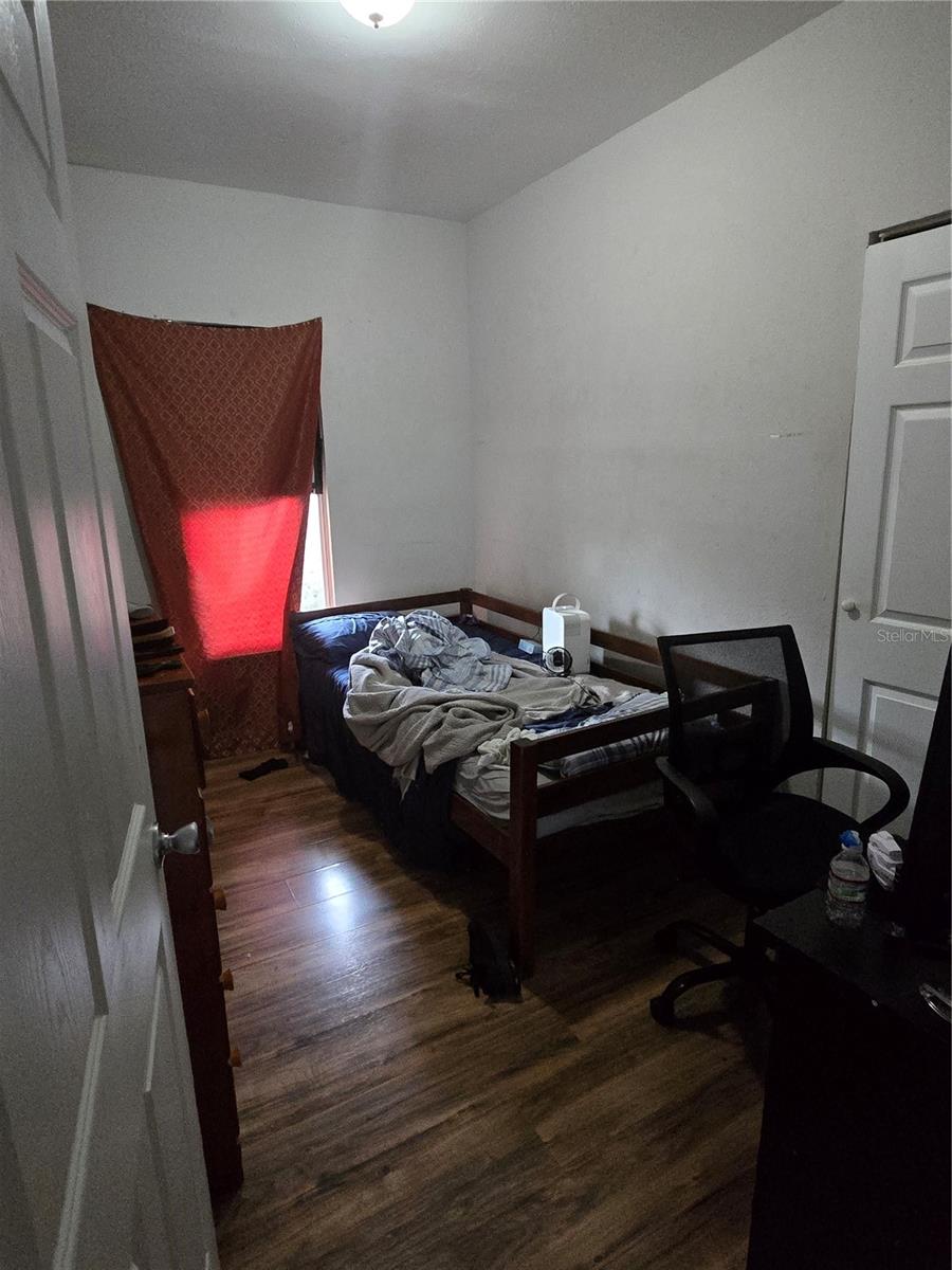 421 1st, Orlando, FL 32824
