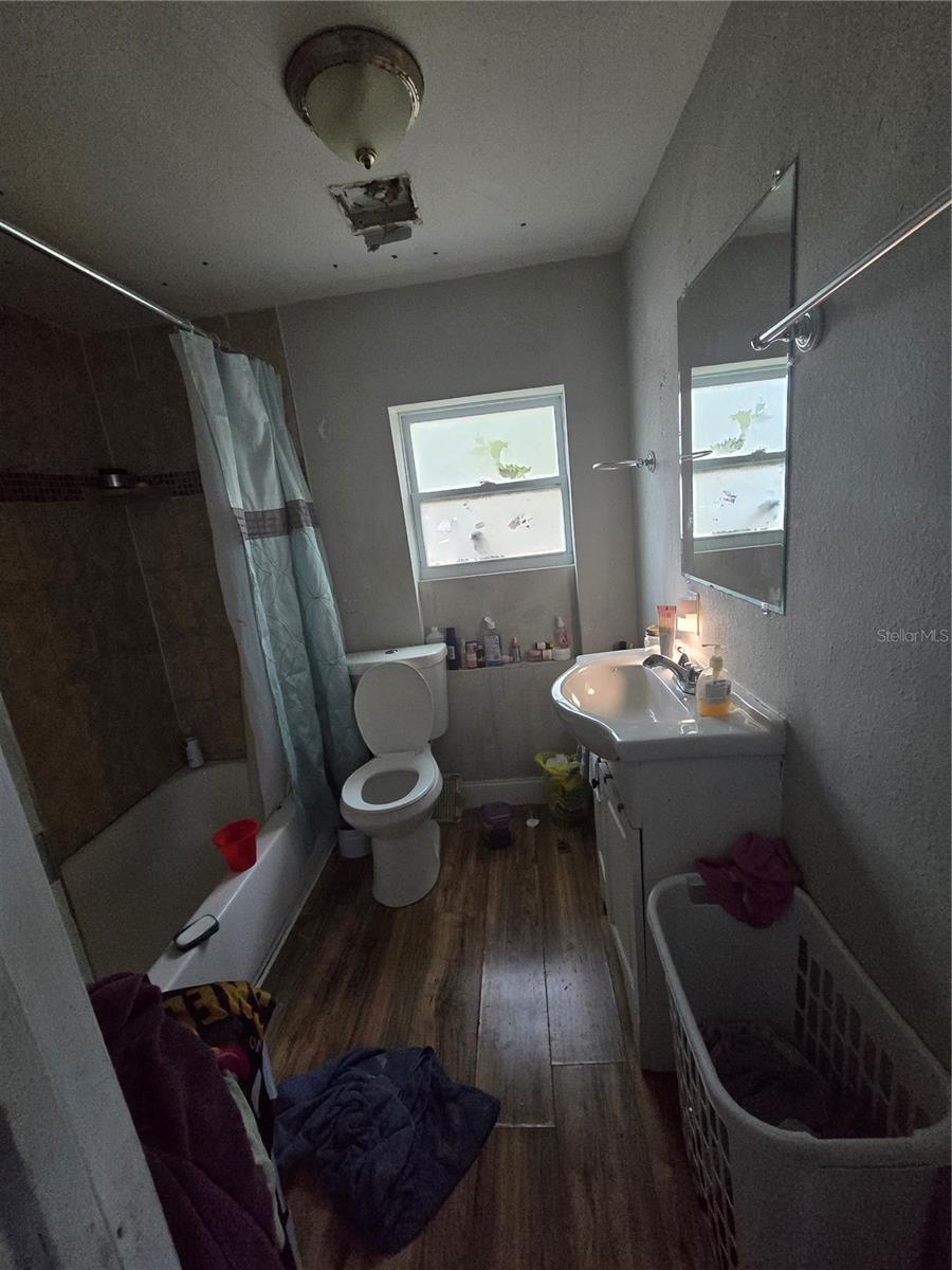 421 1st, Orlando, FL 32824
