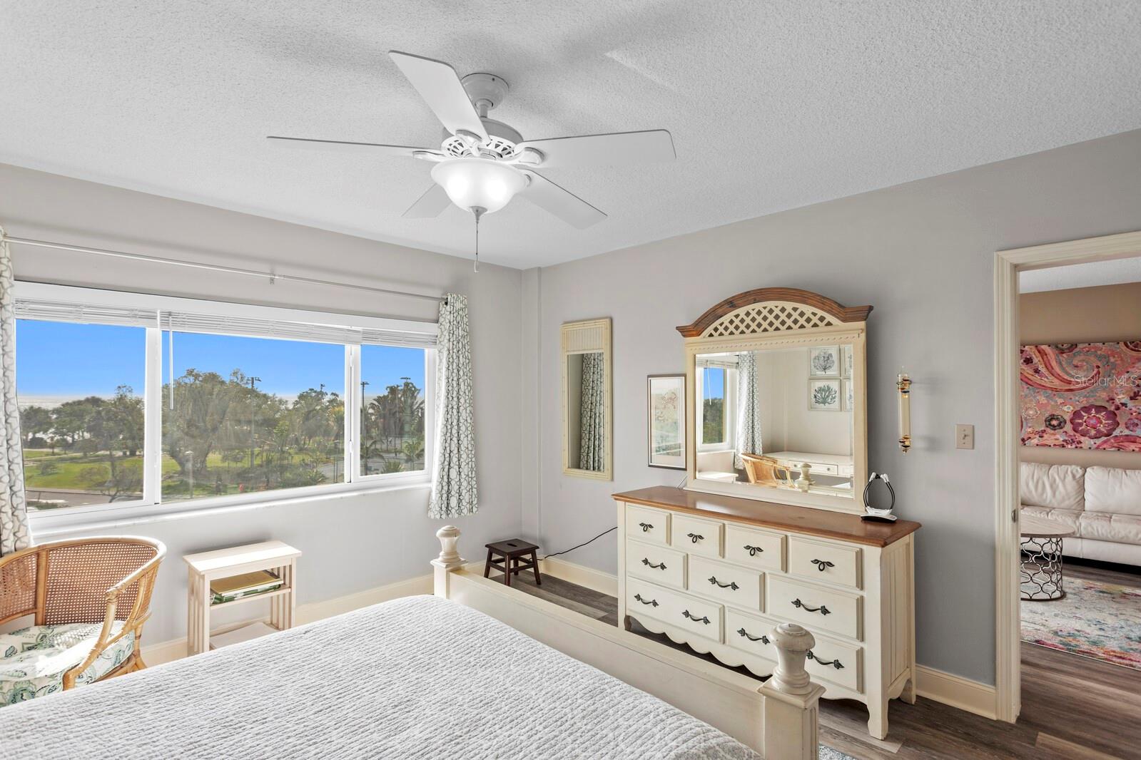 1200 Shore Unit 407, St Petersburg, FL 33701