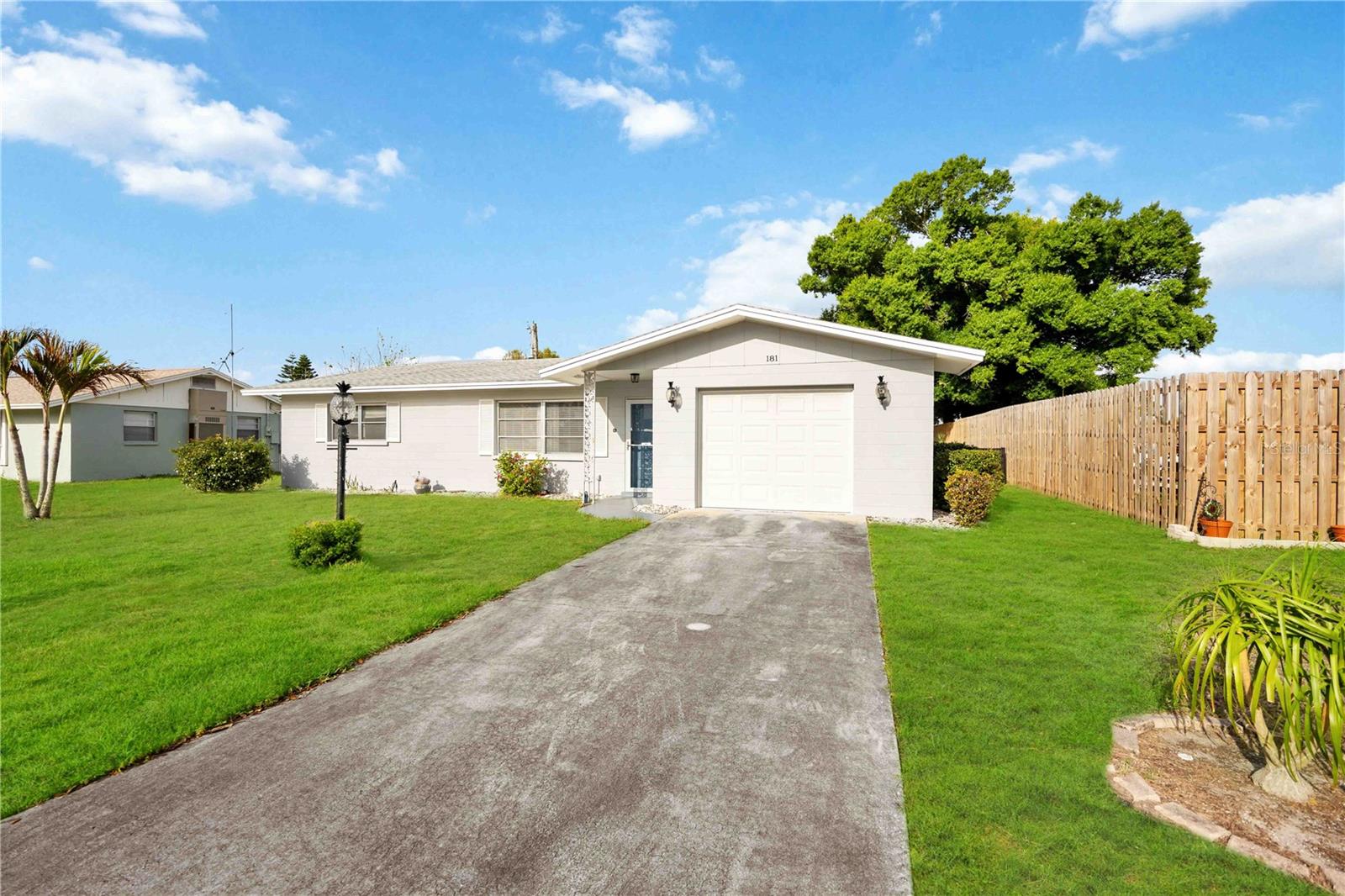 181 Sandhurst, Venice, FL 34293