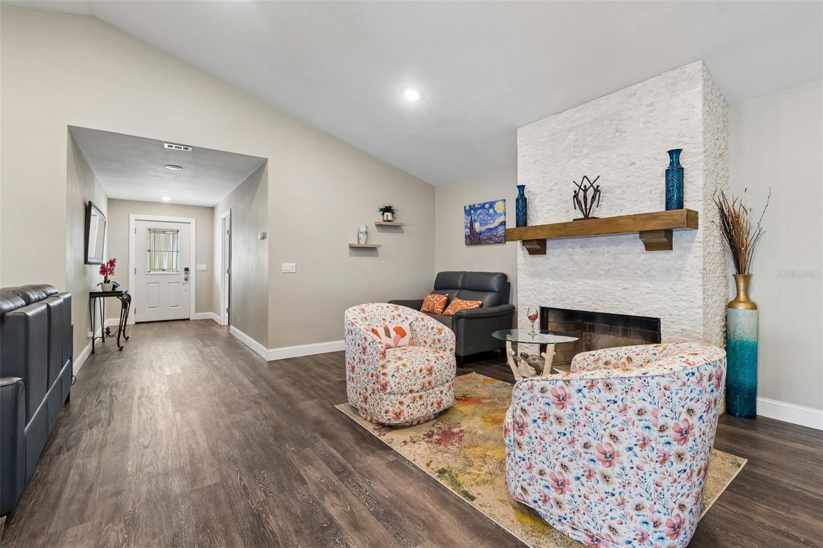 9901 Bay, Gibsonton, FL 33534
