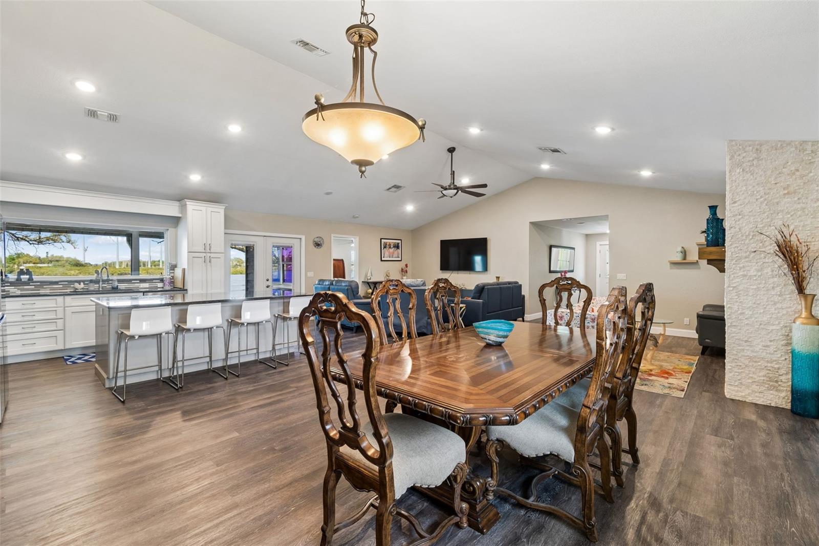 9901 Bay, Gibsonton, FL 33534
