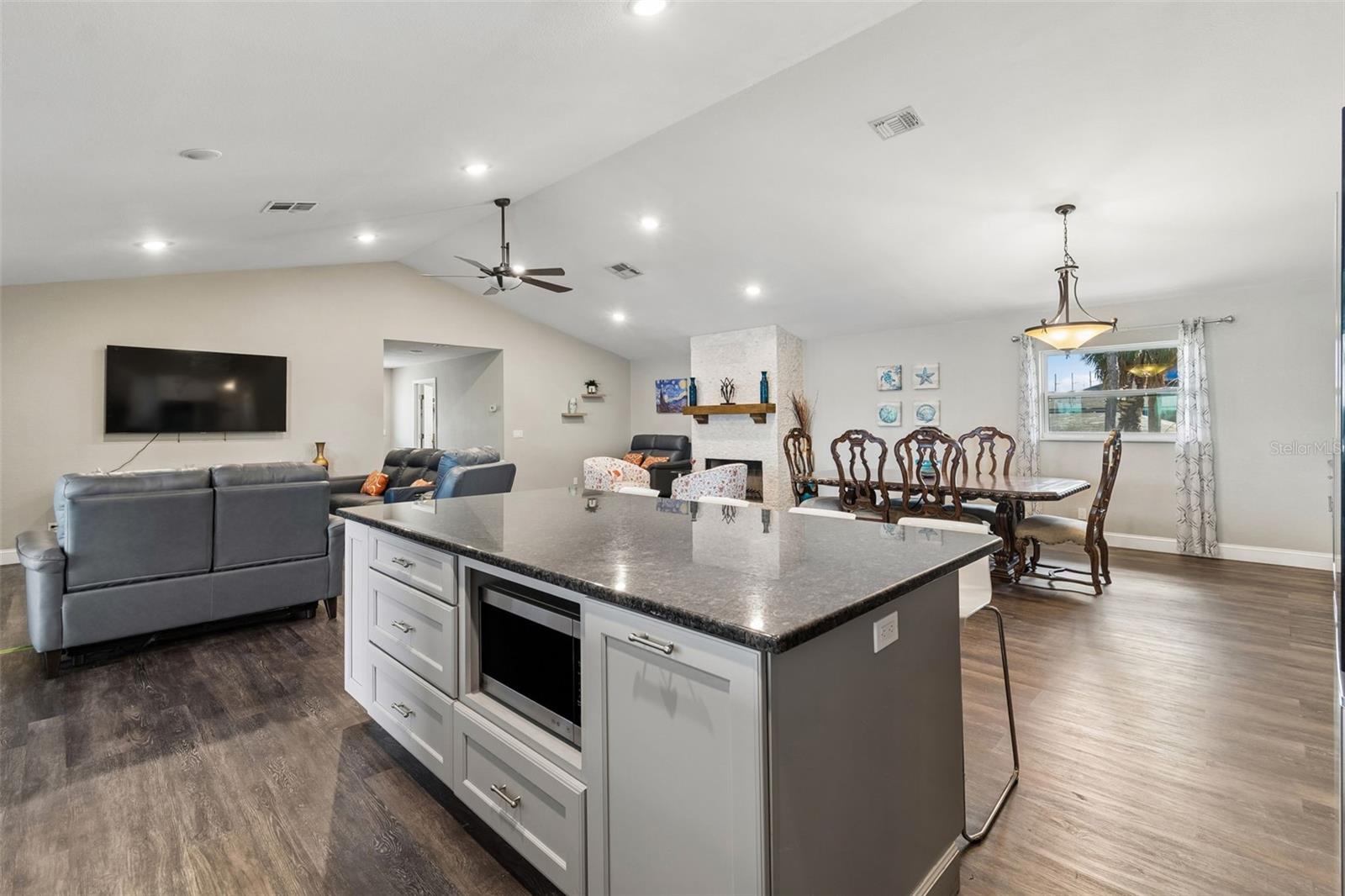 9901 Bay, Gibsonton, FL 33534