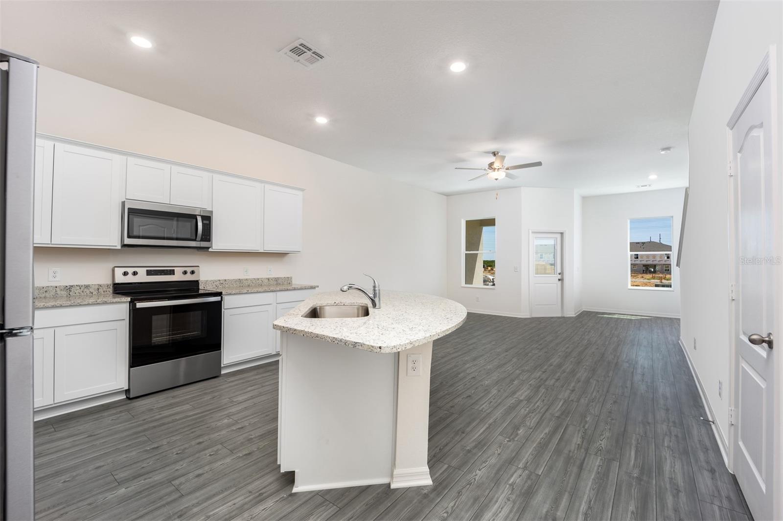 696 Poppy, Dundee, FL 33838