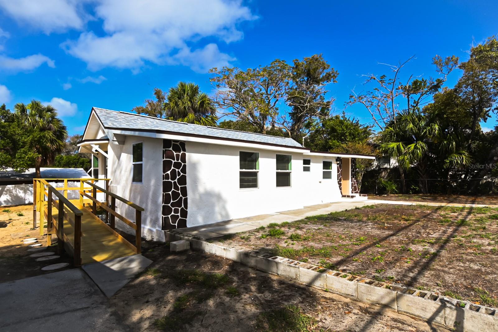 426 Disston, Tarpon Springs, FL 34689