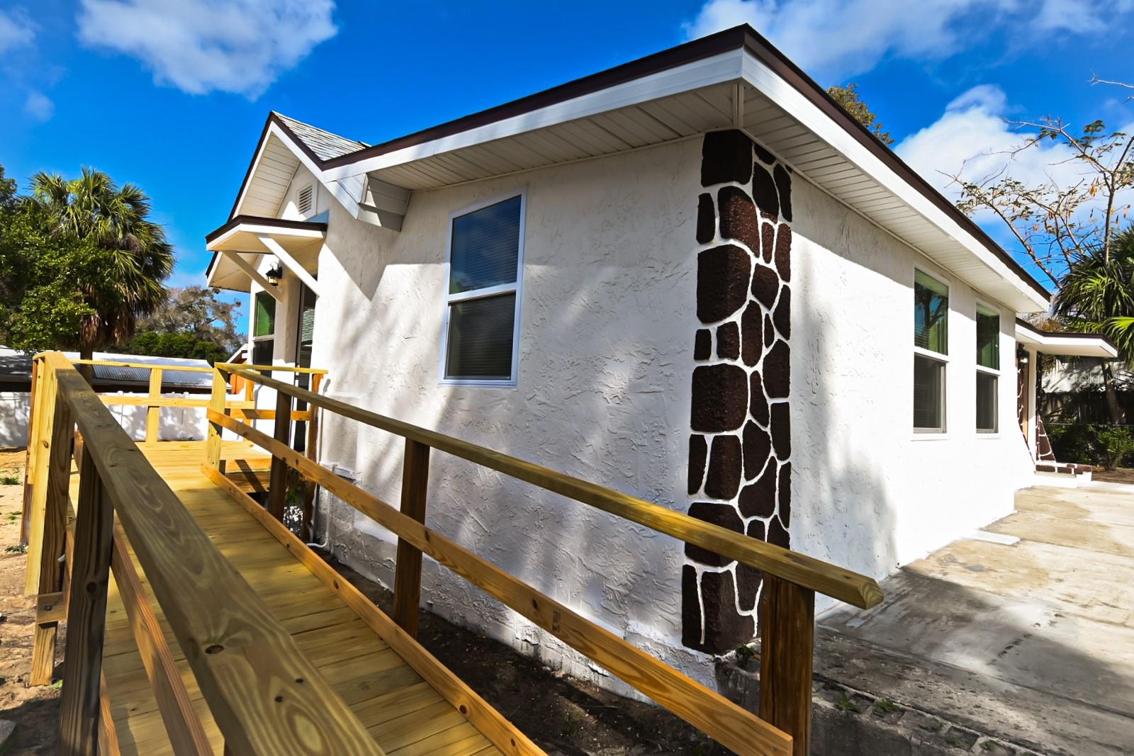 426 Disston, Tarpon Springs, FL 34689