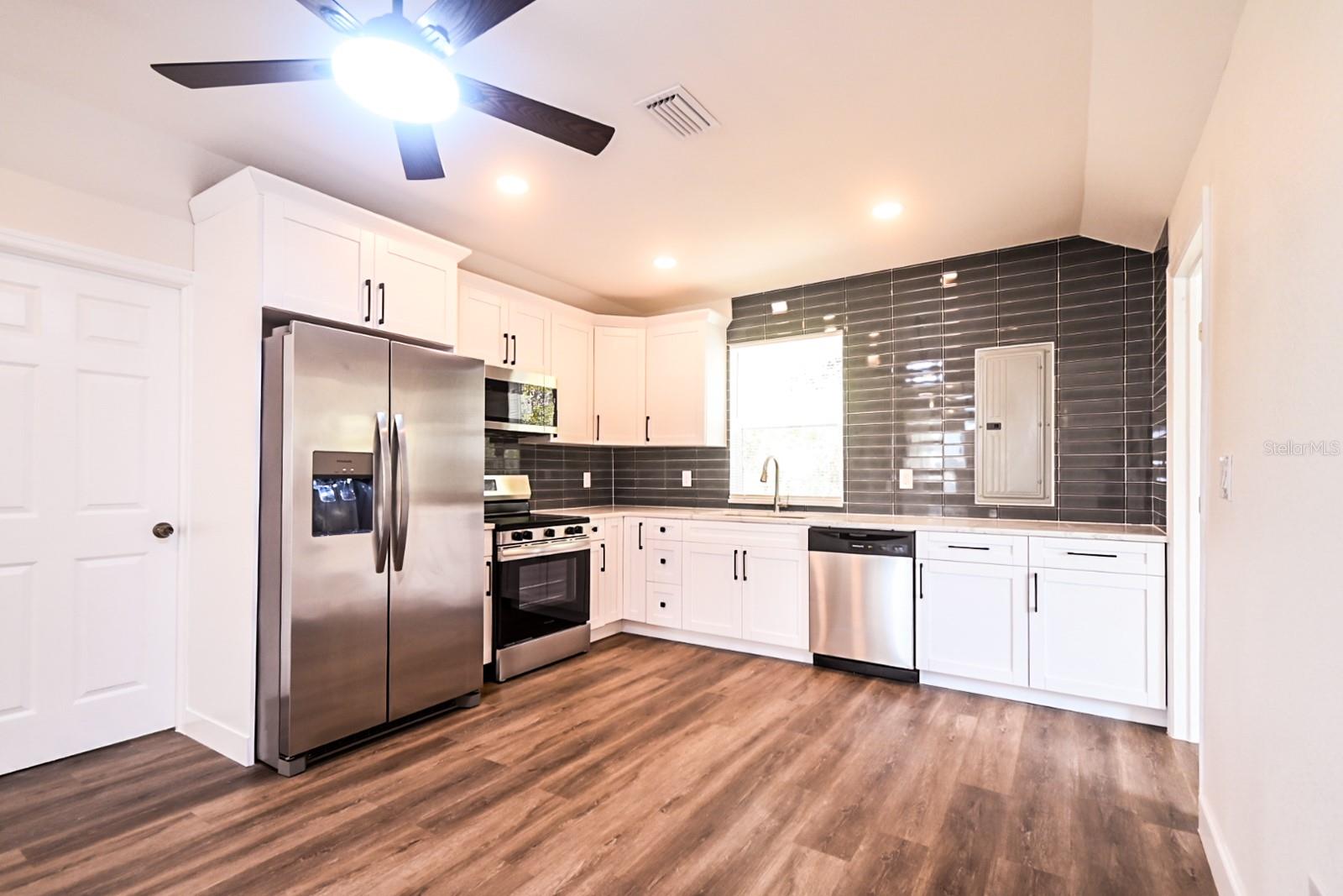 426 Disston, Tarpon Springs, FL 34689