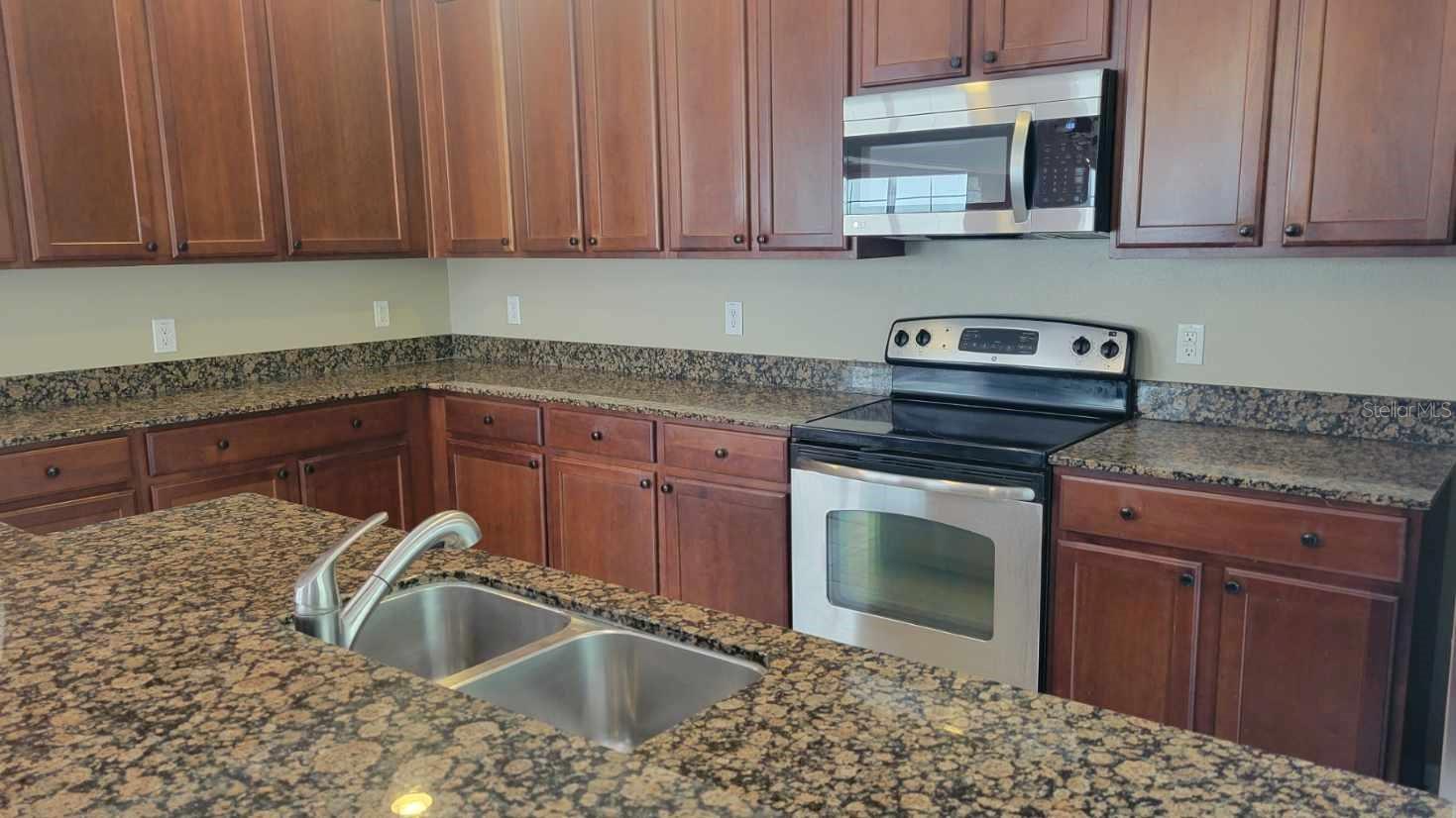 1443 Hillview, Tarpon Springs, FL 34689