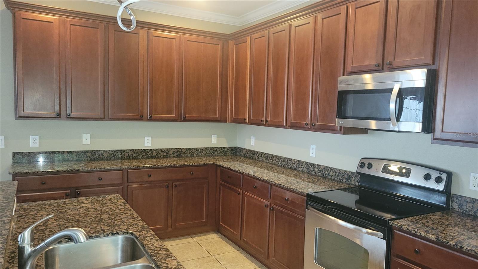 1443 Hillview, Tarpon Springs, FL 34689