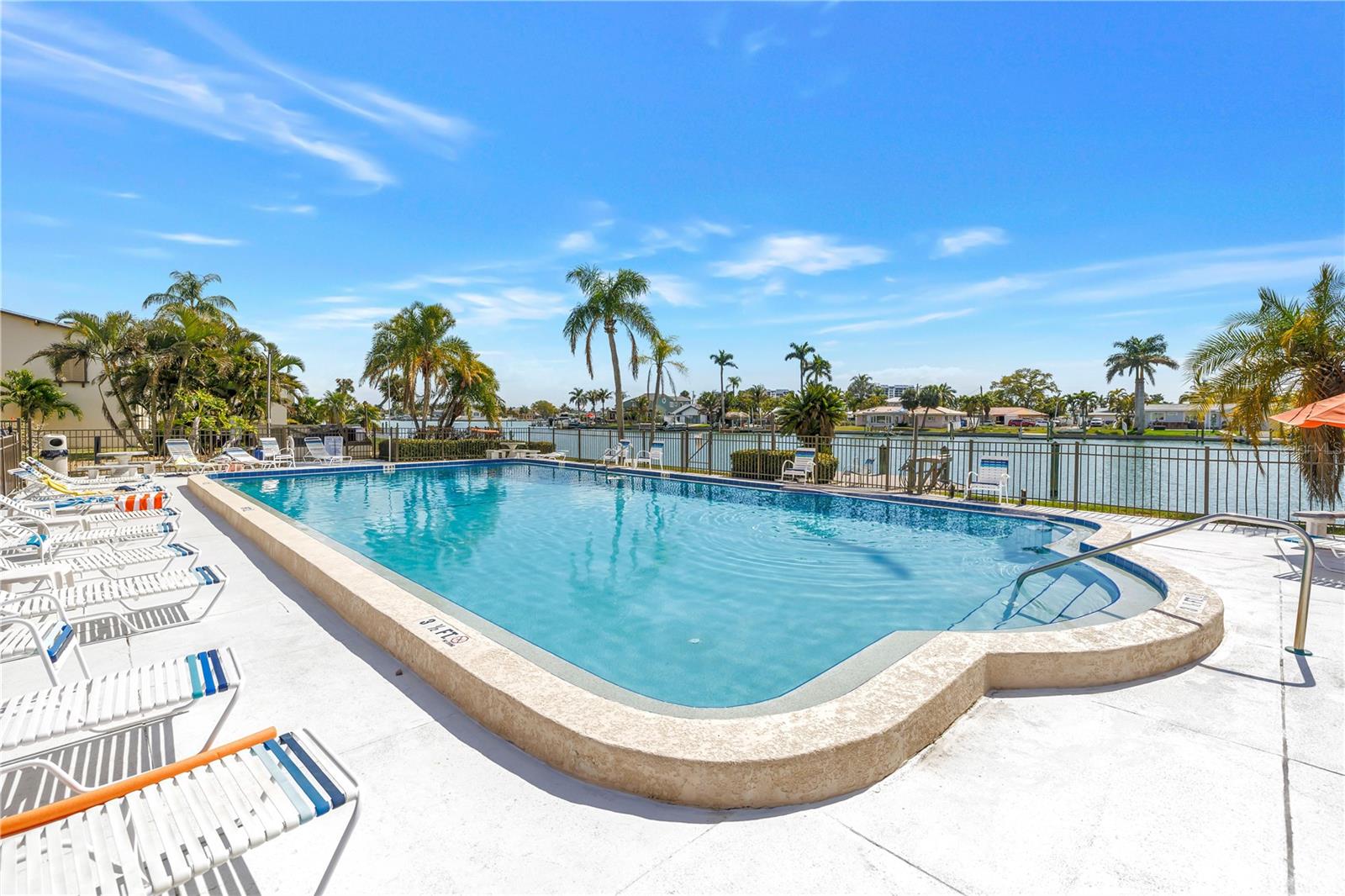 509 Plaza Seville Unit 19, Treasure Island, FL 33706