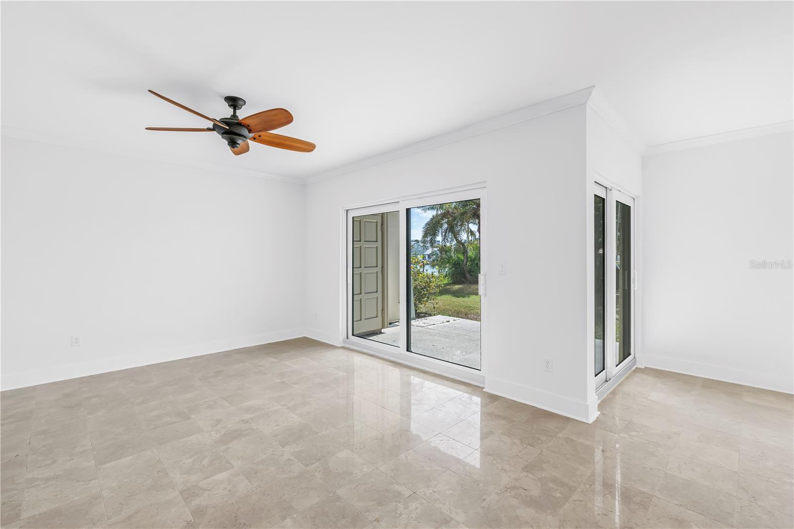 509 Plaza Seville Unit 19, Treasure Island, FL 33706