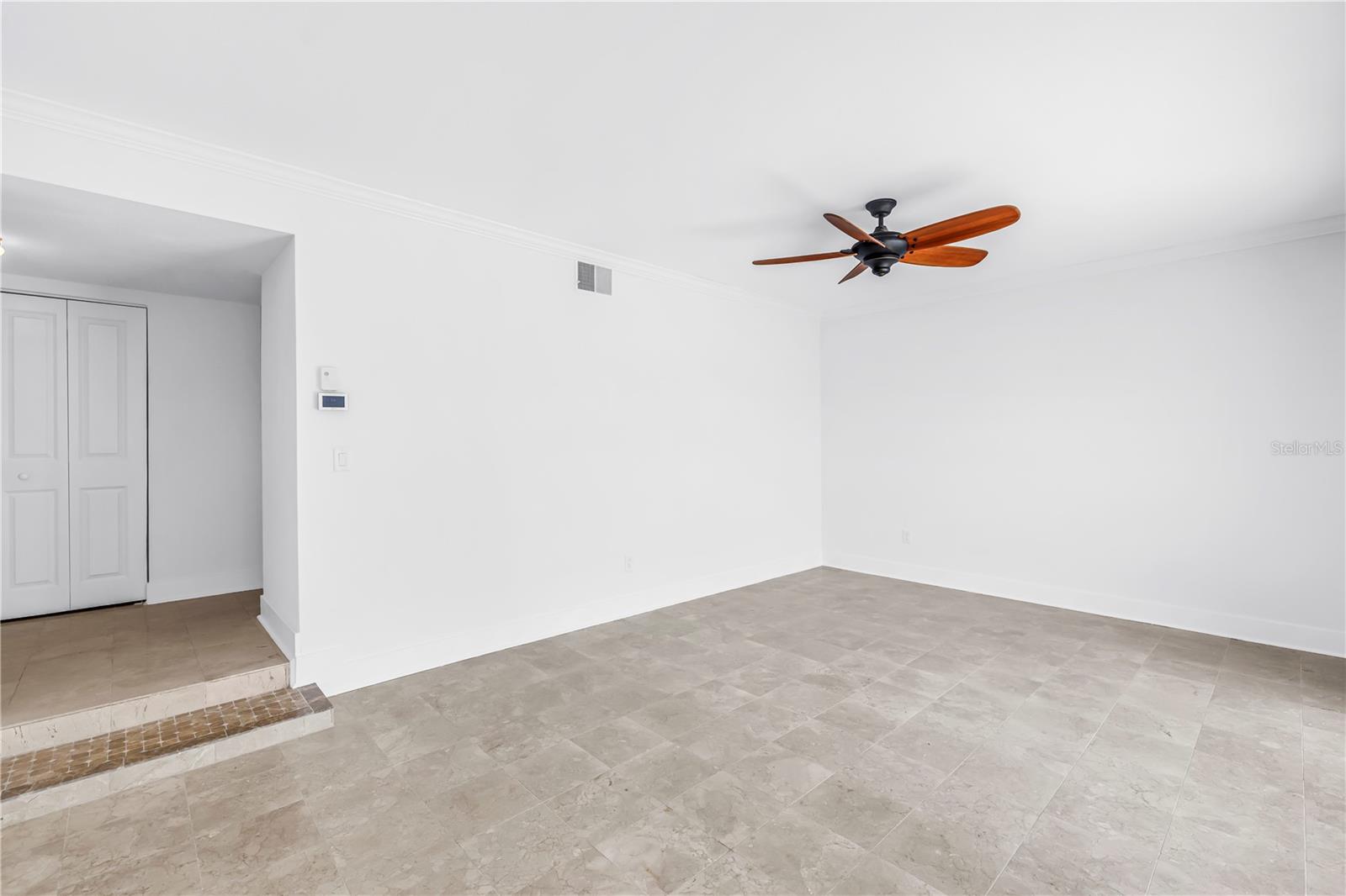 509 Plaza Seville Unit 19, Treasure Island, FL 33706