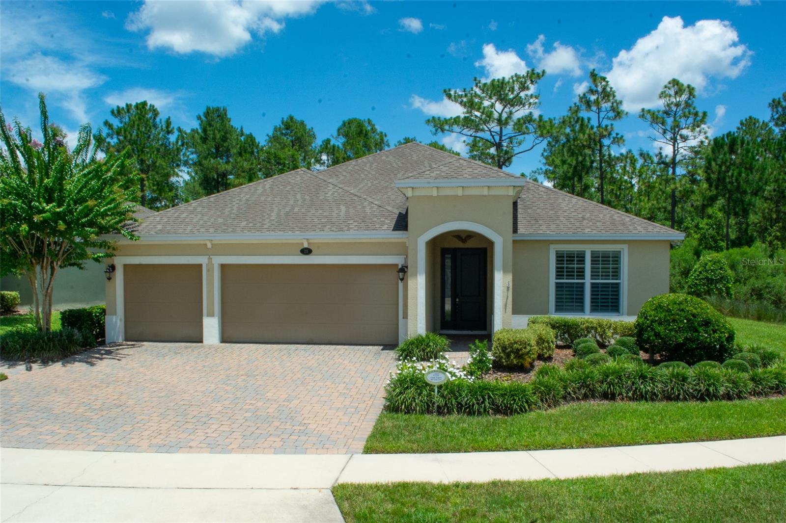 215 Avenham, Deland, FL 32724