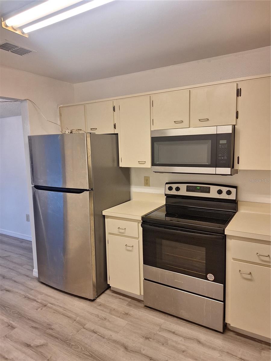 11910 Skylake Unit E, Temple Terrace, FL 33617