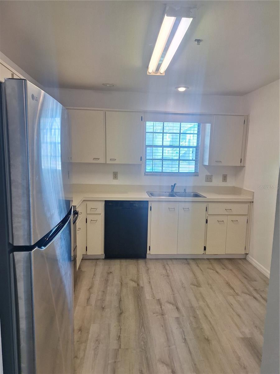 11910 Skylake Unit E, Temple Terrace, FL 33617