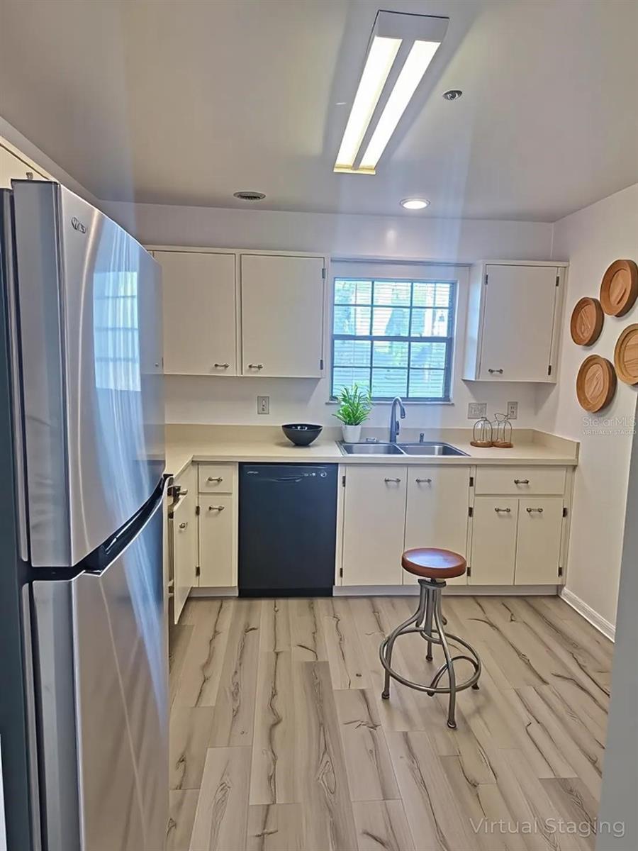 11910 Skylake Unit E, Temple Terrace, FL 33617