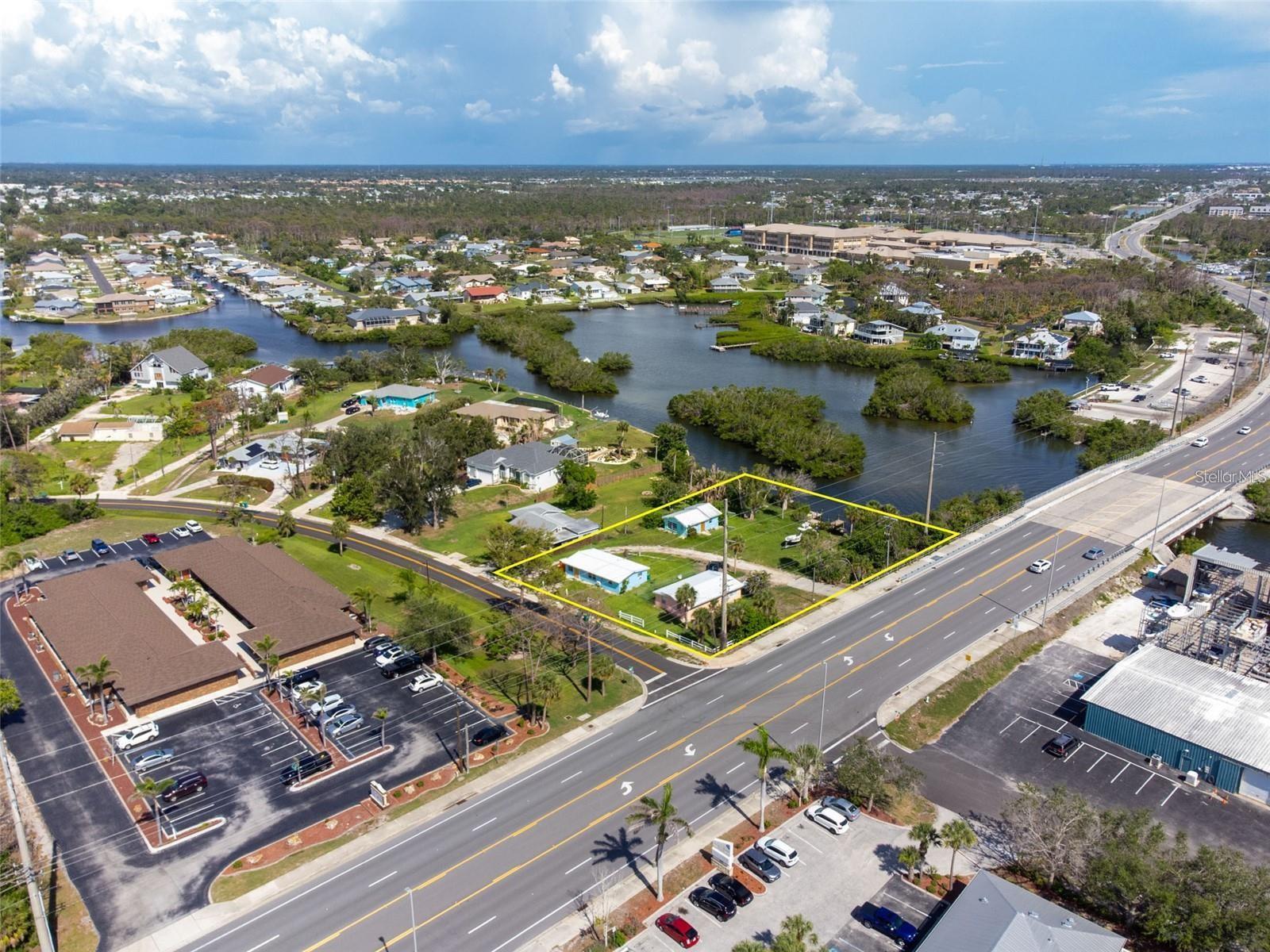 1695 Manor, Englewood, FL 34223
