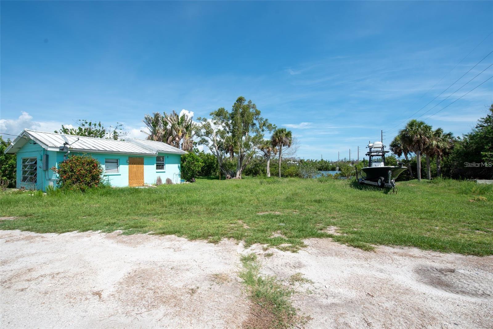 1695 Manor, Englewood, FL 34223