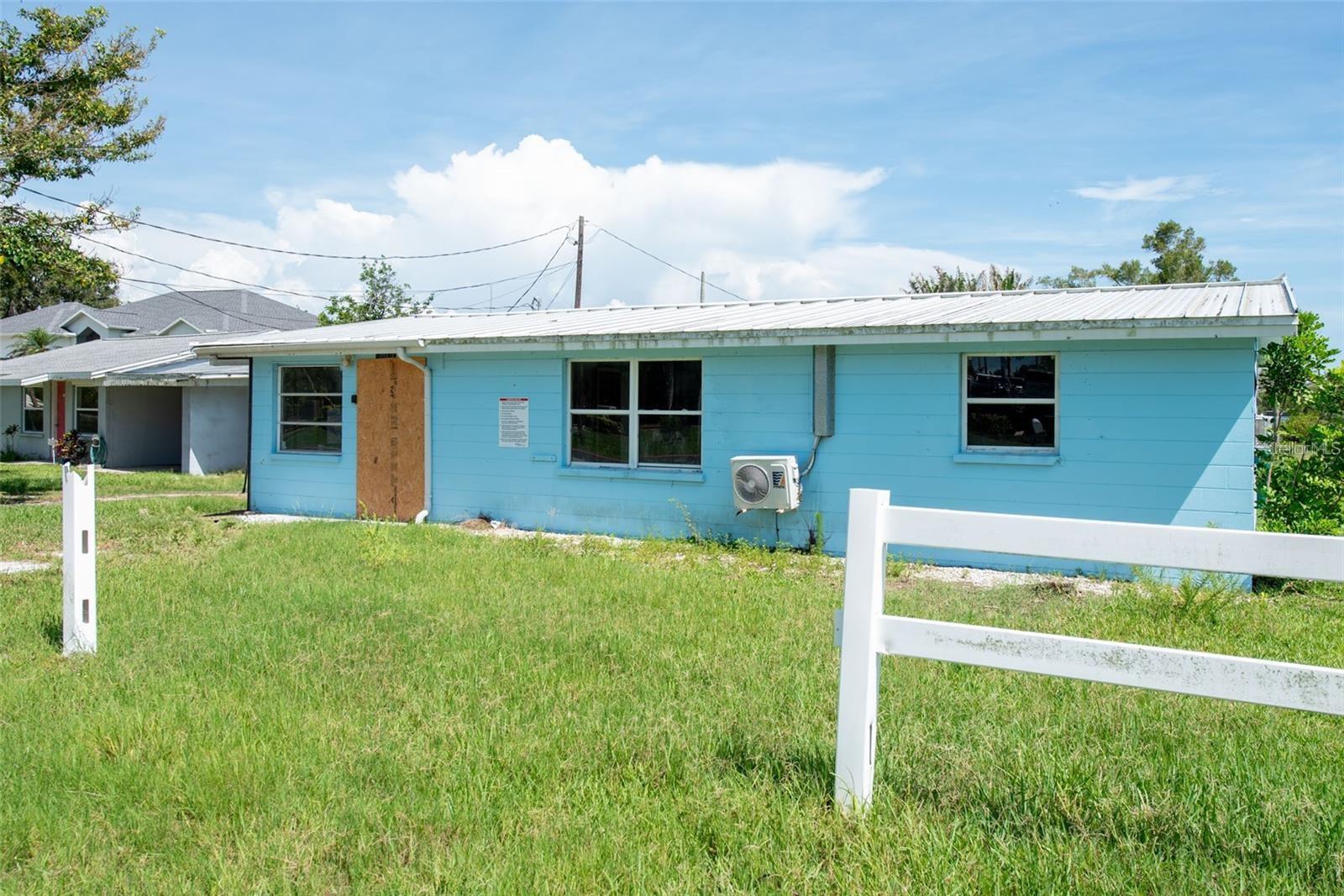 1695 Manor, Englewood, FL 34223
