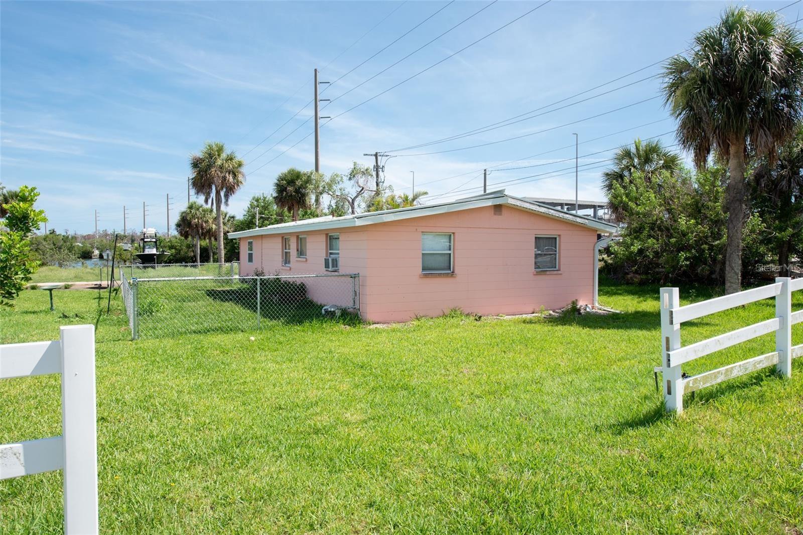1695 Manor, Englewood, FL 34223