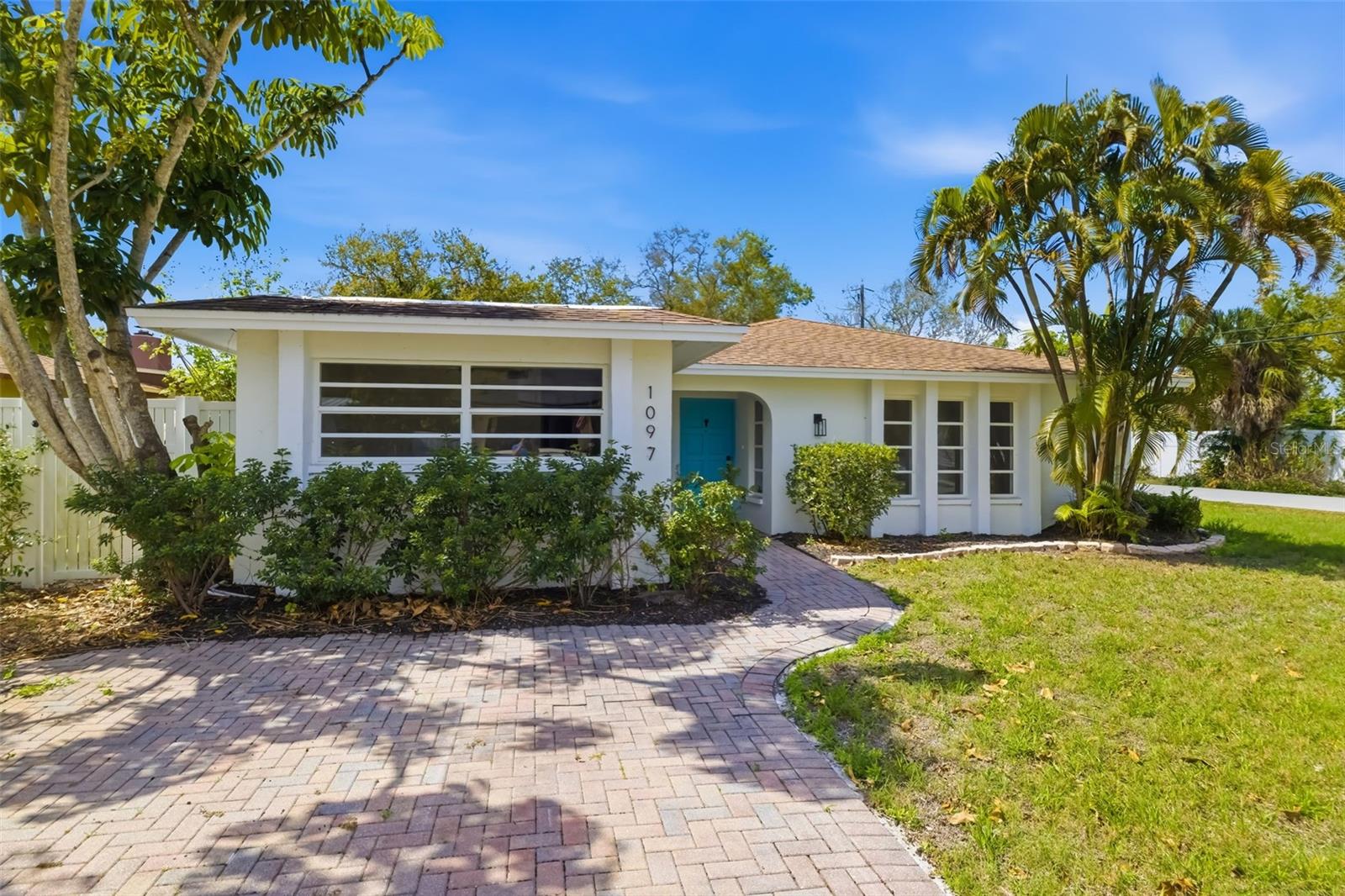 1097 Willis, Sarasota, FL 34232