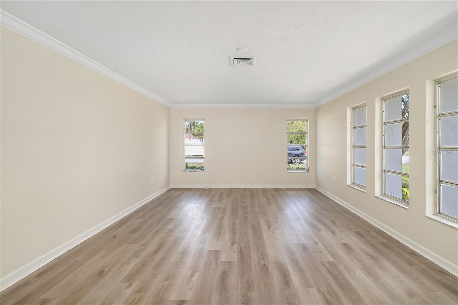 1097 Willis, Sarasota, FL 34232
