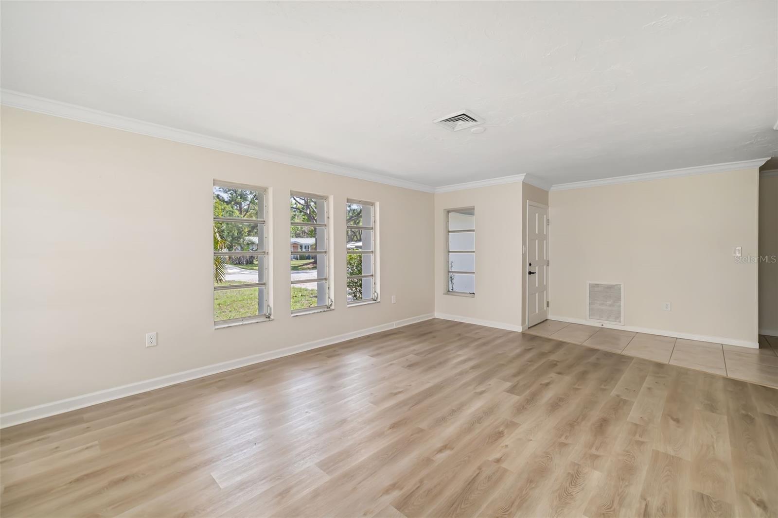 1097 Willis, Sarasota, FL 34232