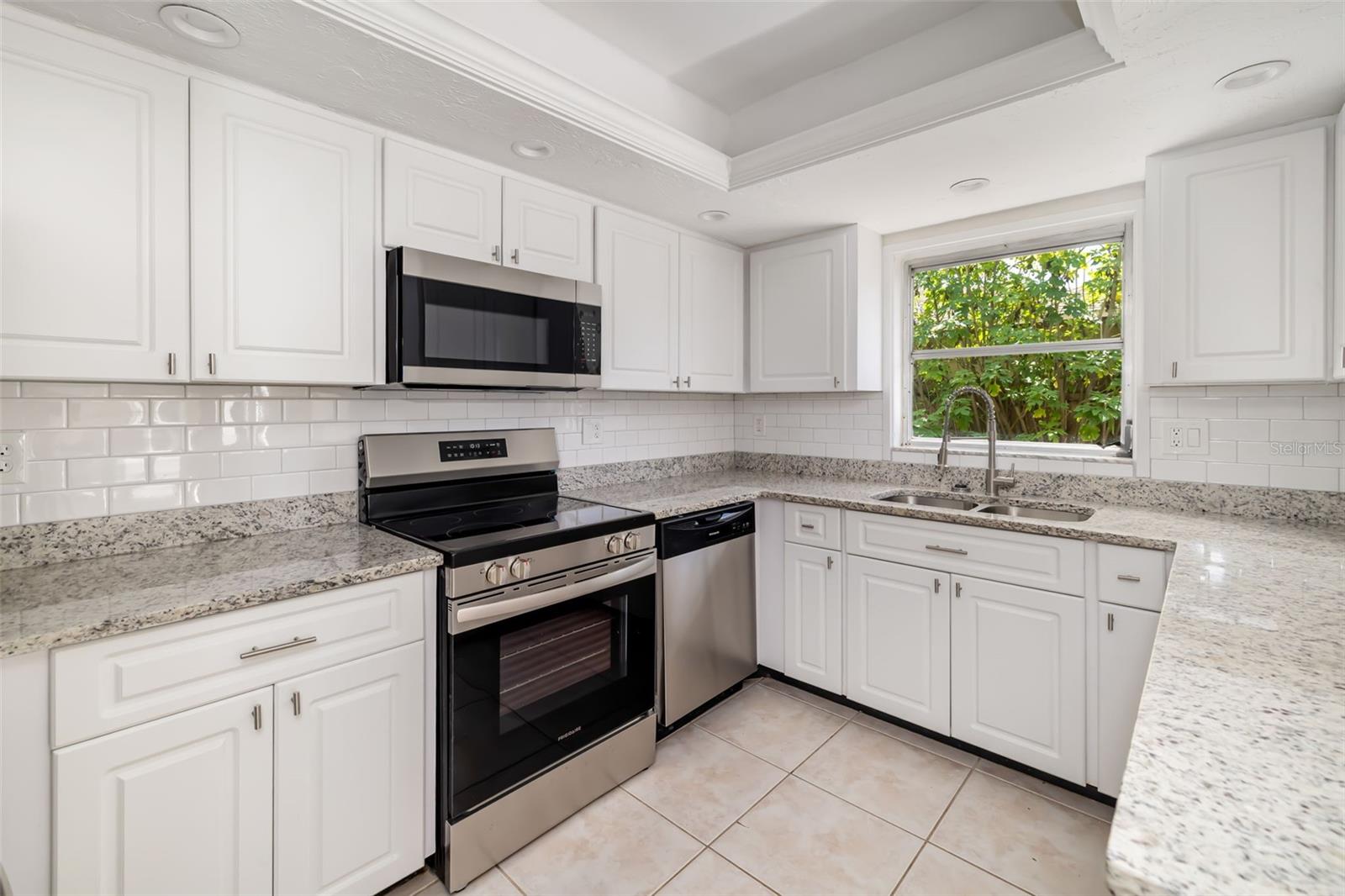 1097 Willis, Sarasota, FL 34232