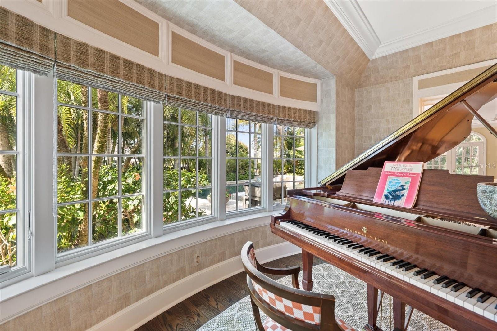 100 Sarasota, Belleair, FL 33756