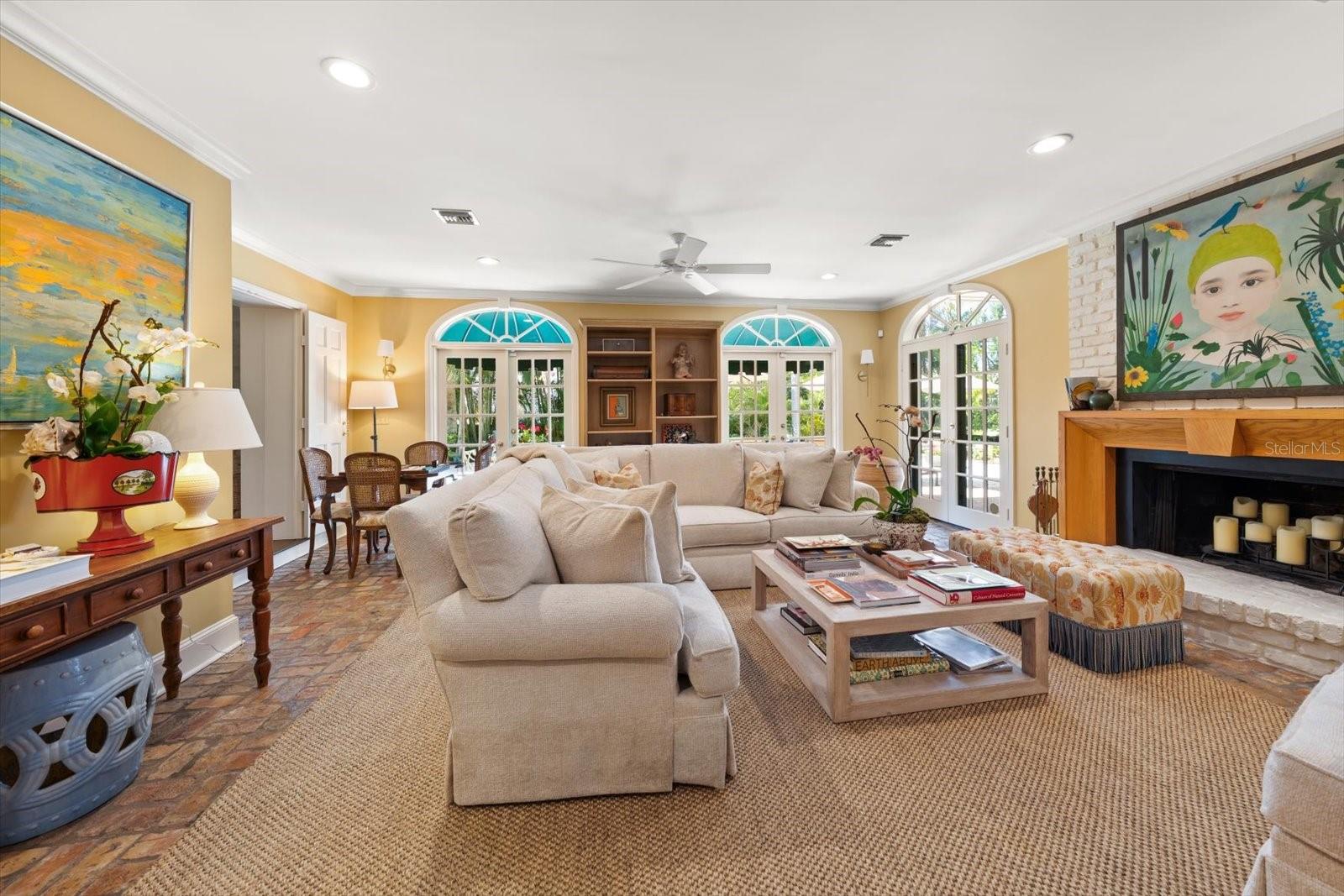 100 Sarasota, Belleair, FL 33756