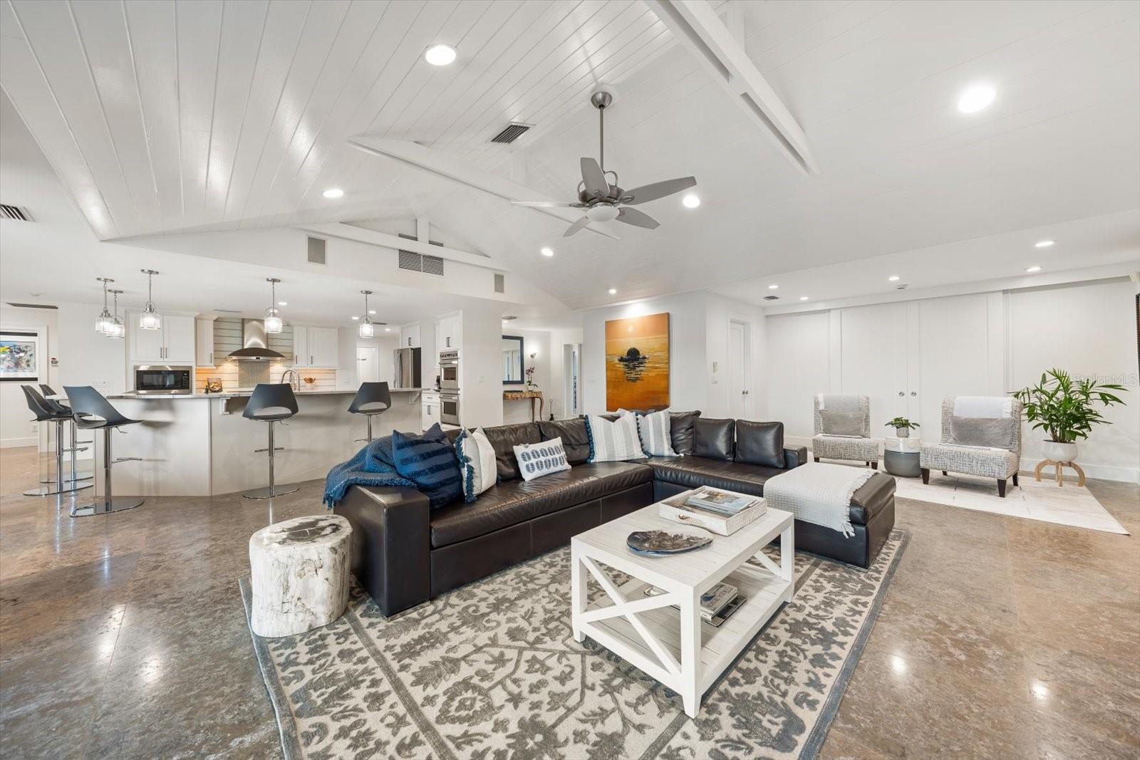 109 Driftwood, Largo, FL 33770